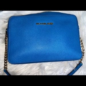 Micheal Kors purse/crossbody